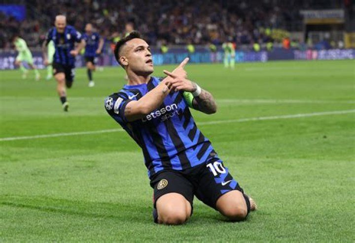 Lautaro Martinez scores for Inter in 2-1 win vs. Juventus to win Supercoppa Italiana