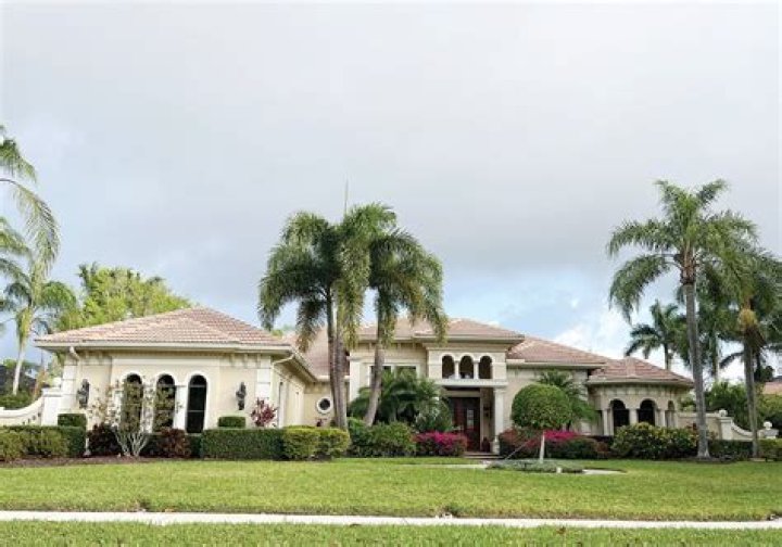 	Lawyer lists Palm Beach Gardens 5BD	