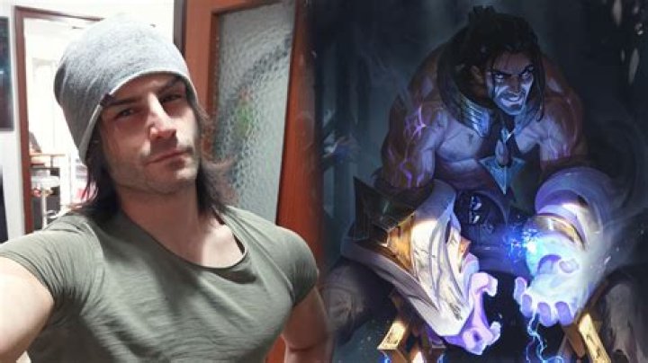 League cosplayer shatters shackles as incredible unchained Sylas
