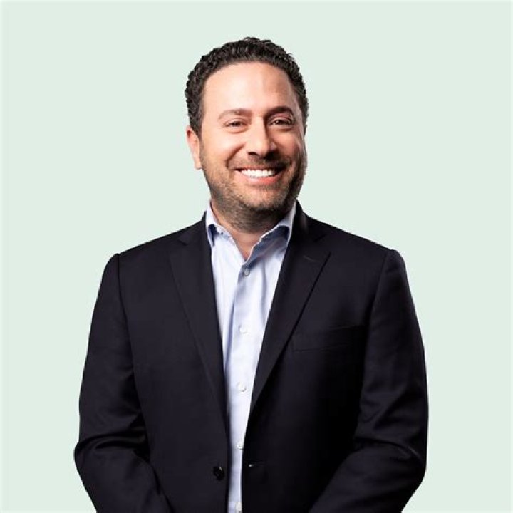 Loren Alhadeff Net Worth (2024) | wallmine