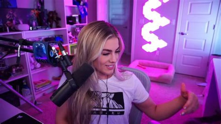 LuluLuvely fans rally behind streamer after struggles with hate and suddenly ending stream