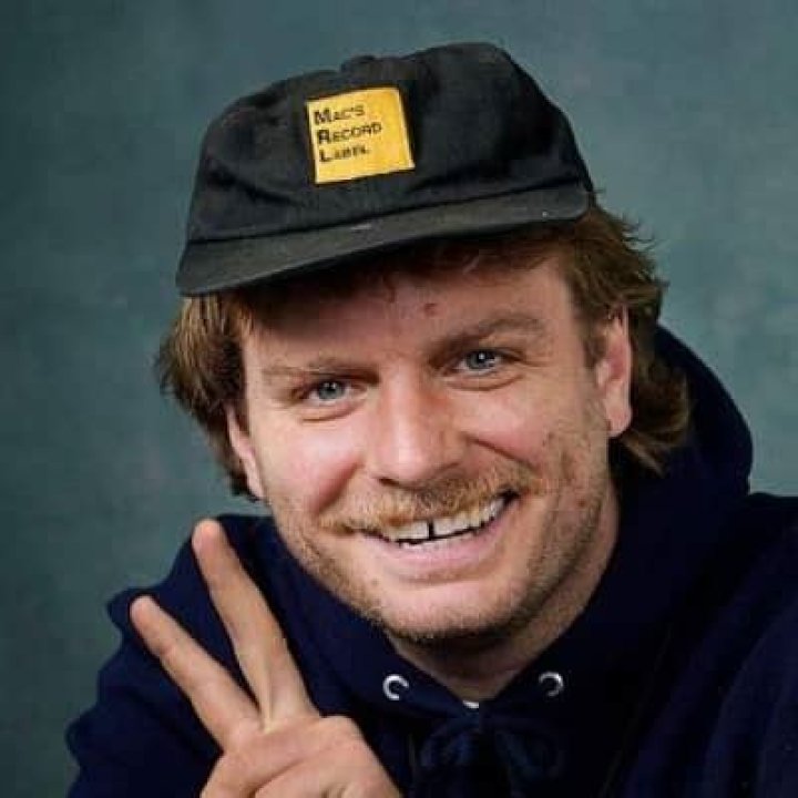 Mac DeMarco - Bio, Age, Height, Net Worth, Facts, Nationality