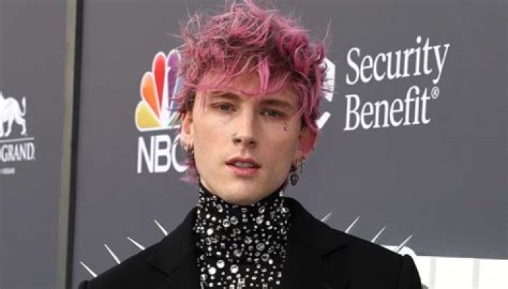 Machine Gun Kelly - Bio, Age, Net Worth, Height, Single, Nationality, Body Measurement, Career