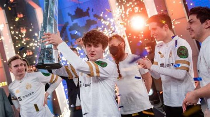 MAD Lions reverse sweep Rogue to claim maiden LEC title: final placements & recap