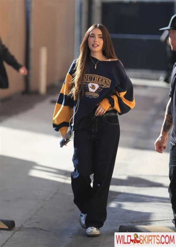Madison Beer Nude: Unveiling The Truth Behind The Controversy