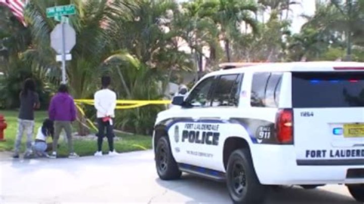 	Man shot dead in Fort Lauderdale beach parking lot	