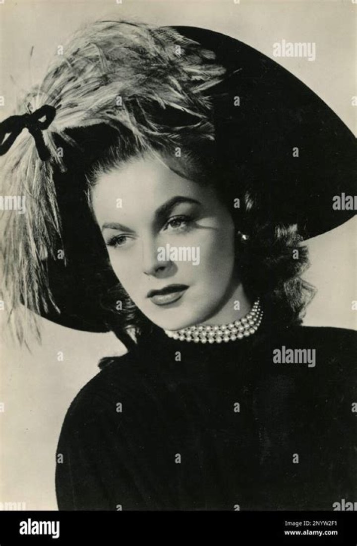 	MARGUERITE CHAPMAN, ACTRESS, MODEL	