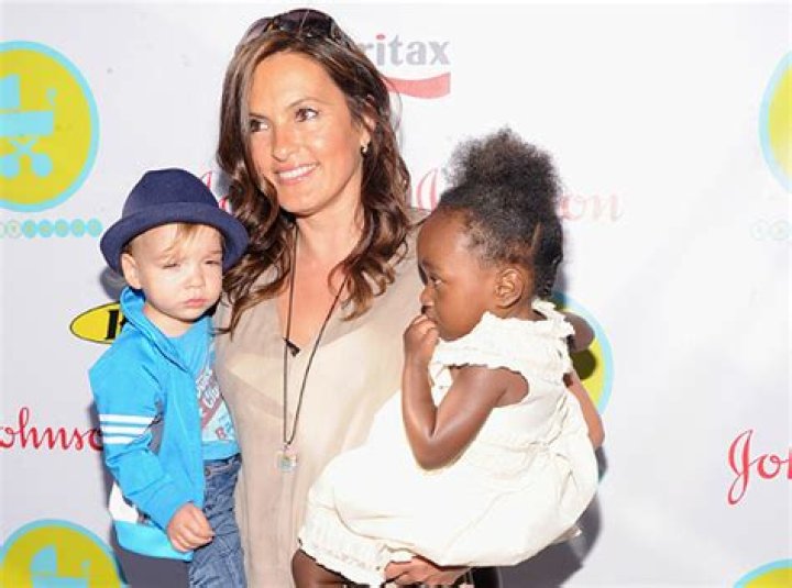 MARISKA HARGITAY AND HER BABY BUGGY BUDDIES