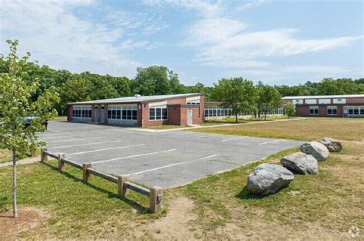 Mary Lynch Elementary School - Springfield