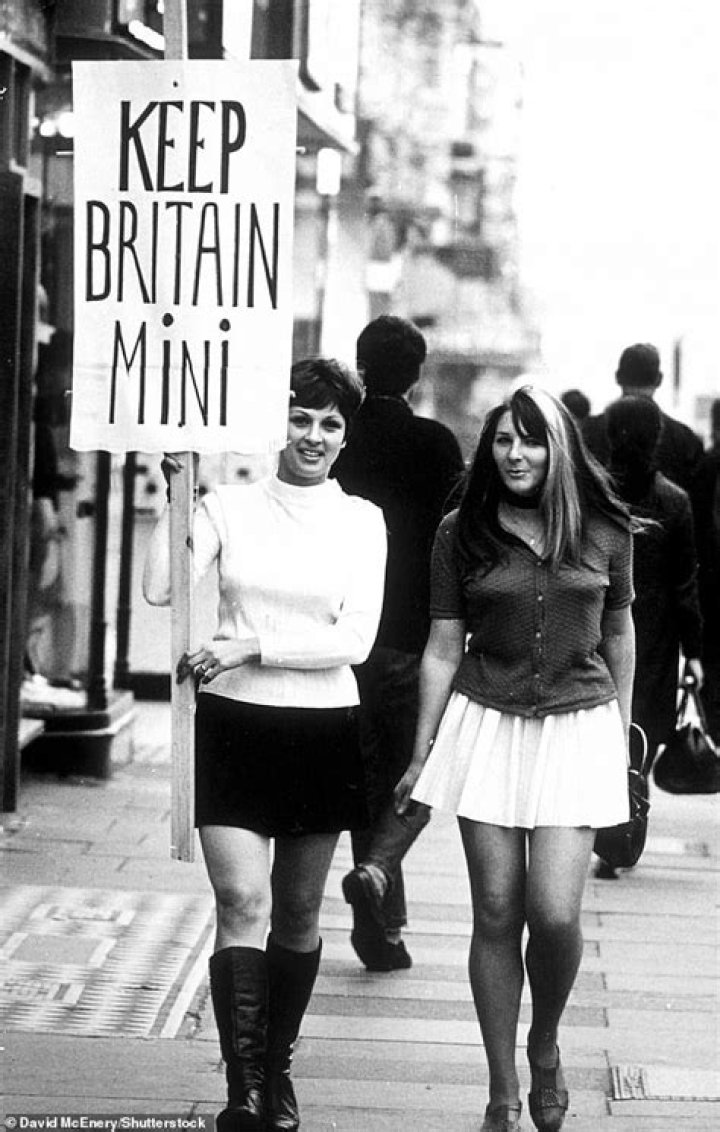 Mary Quant, Known for Revolutionizing Fashion with Mini-Skirts, Dies at 93