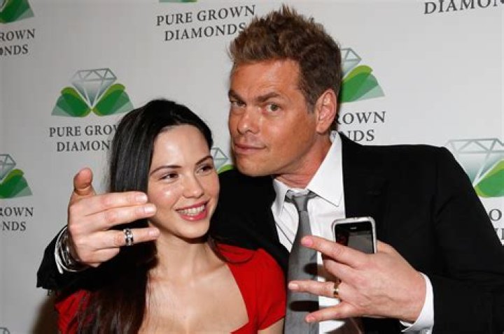 Melody Claire Mandate, Facts about Vince Offer's ex-wife