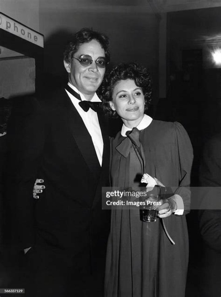 Merel Poloway- Is Raul Julia's wife still alive?