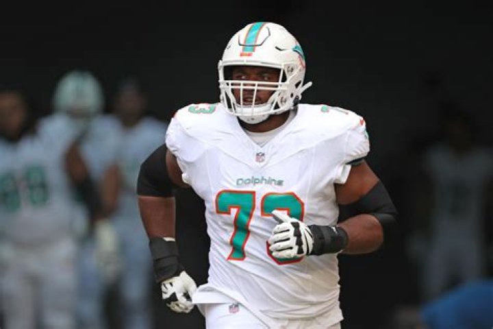
Miami Dolphins |	Dolphins sign RT Jackson to extension; Holland, Armstead miss Thursday practice	