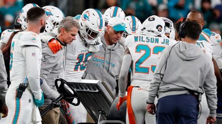 
Miami Dolphins |	Jaelan Phillips’ Achilles indeed torn; Dolphins react, with some calling out MetLife Stadium turf	