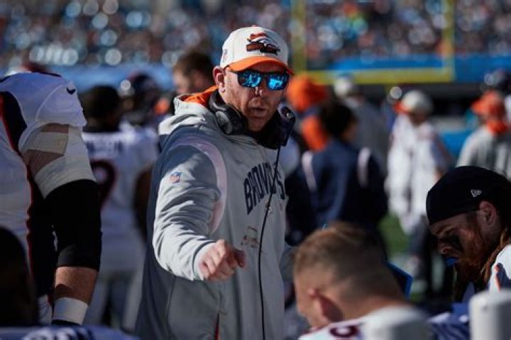 
Miami Dolphins |	New Dolphins OL coach Butch Barry has strong early impression of Austin Jackson, Liam Eichenberg	