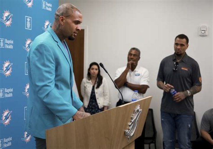 	Mike Pouncey fulfills dream, retires as a Miami Dolphin	