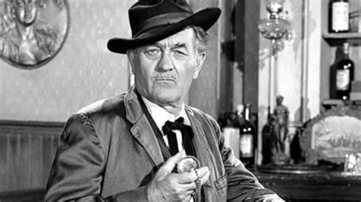 Milburn Stone Net Worth 2024