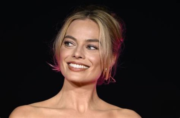 Miss Robbie Net Worth | Bio, Family, Address, Career