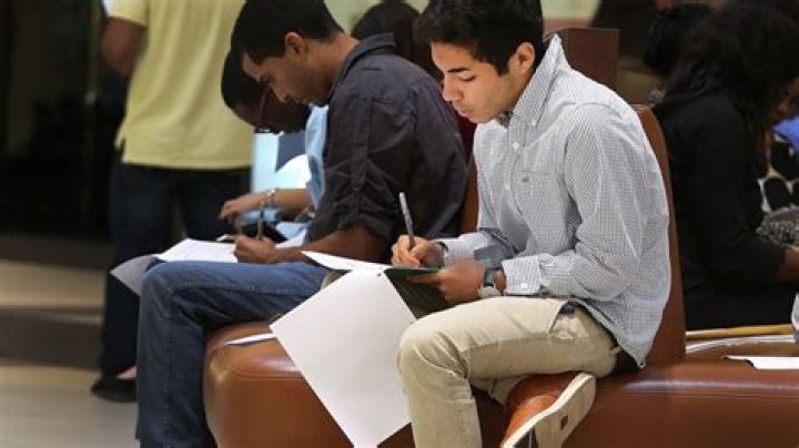 	More than 500 jobs available at Sawgrass Mills job fair today	