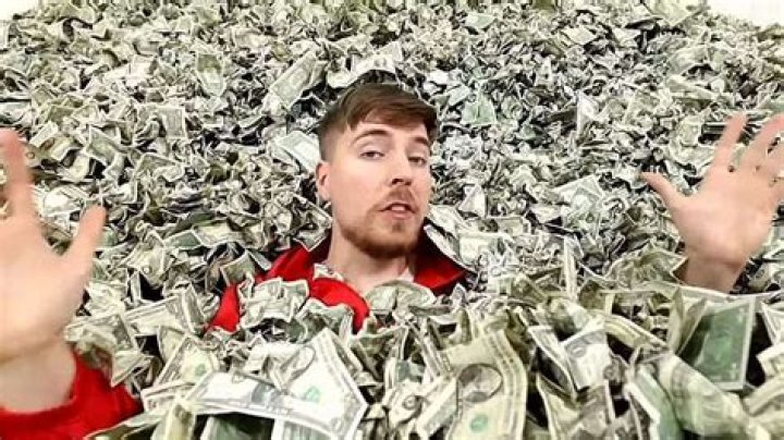 MrBeast issues $15k fan challenge for daily memes