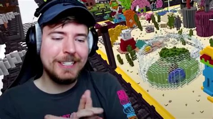 MrBeast stuns fan with $30k prize after beating TommyInnit in Minecraft challenge