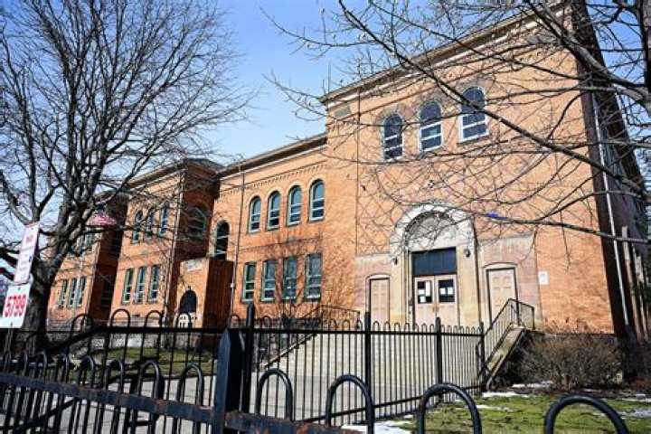 Mrs. Perini's Library - Teacher at Pittsburgh Woolslair Elementary School