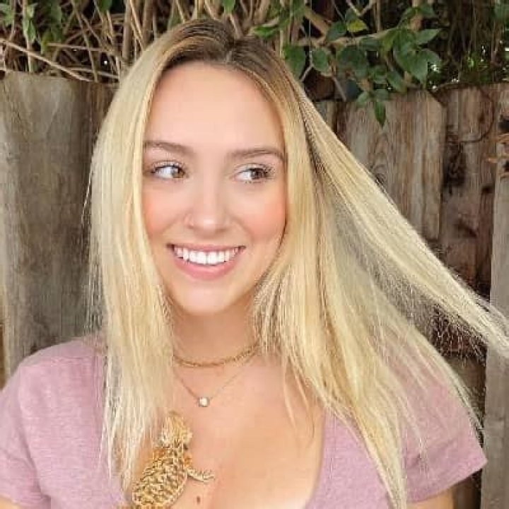 Natalie Coppes - Bio, Age, Career, Net Worth, Height, Single, Facts
