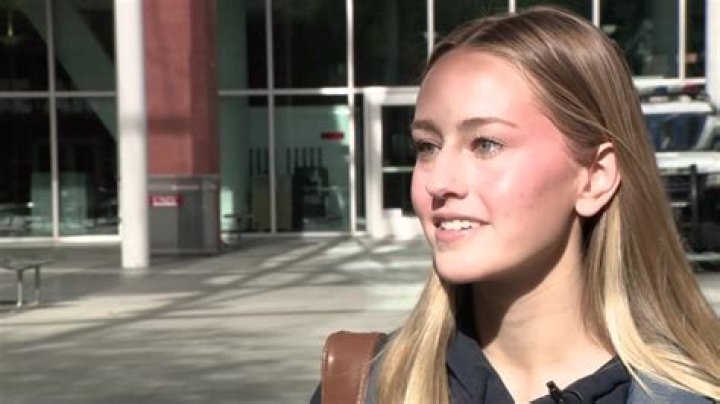 Nervous UNLV students return to campus after fatal shooting