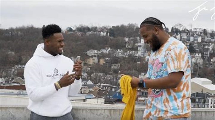 NFL star JuJu Smith-Schuster surprises friend with dream car
