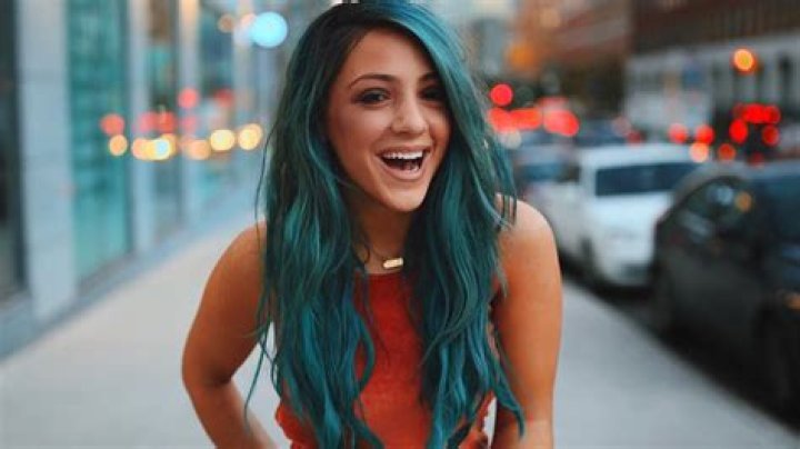 Niki Demartino Biography