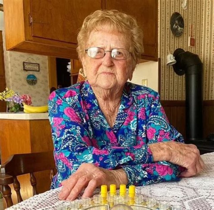 No Grandma Droniak Is Not Dead! Hoax & Health Update 2024