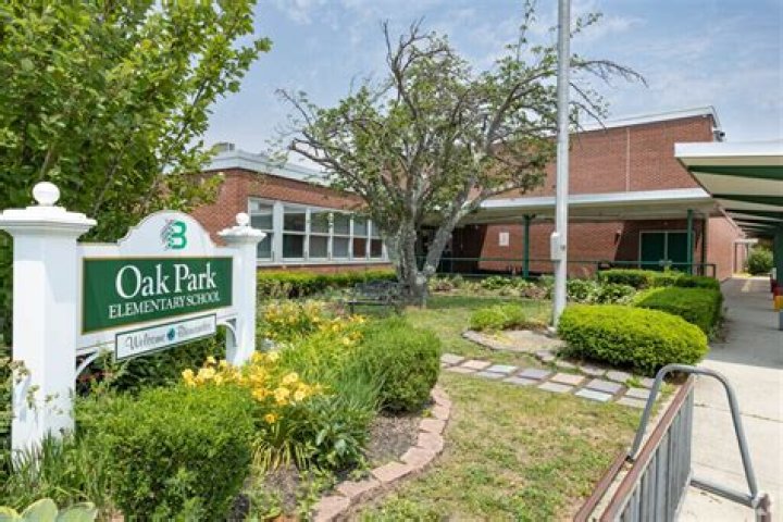 Oak Park Elementary School - Bay Shore