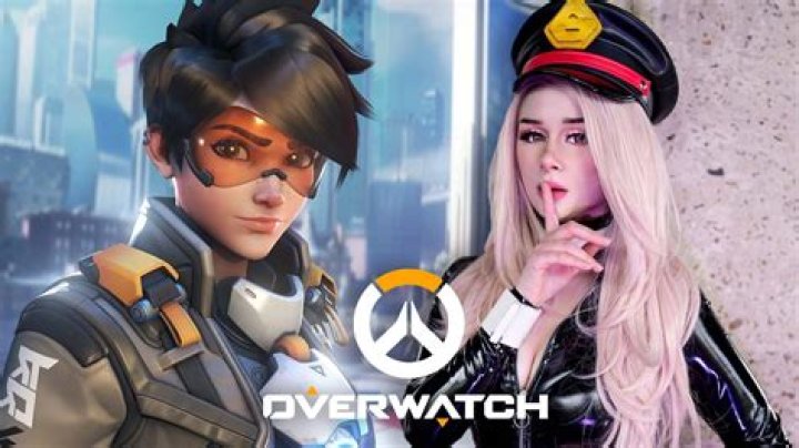 Overwatch 2 cosplayer blinks into the future as flawless sequel Tracer