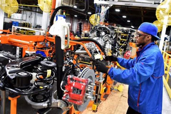 	Parachute firm looking to hire 450 workers	