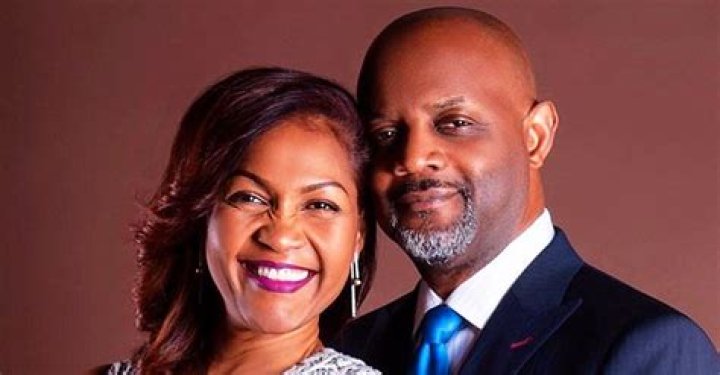 Pastor Calvin Roberson Age, Wife Married【 Wikipedia 】Net Worth, Family