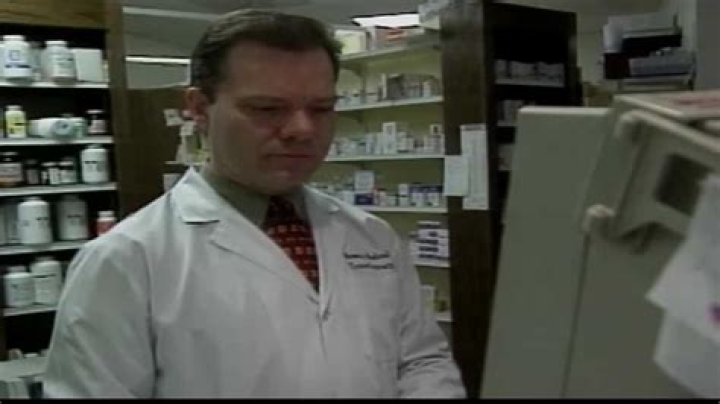 	PHARMACIST PLEADS GUILTY TO DILUTING CANCER DRUGS	