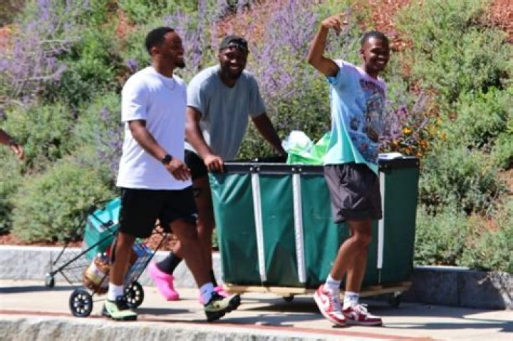 PHOTOS: Welcome to the flock! New Fitchburg State University students move in Tuesday