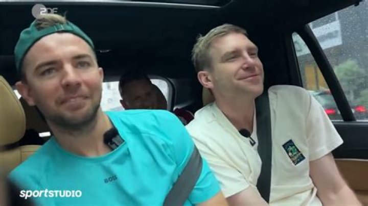 Plötzlich hinten rechts – 11FREUNDE
