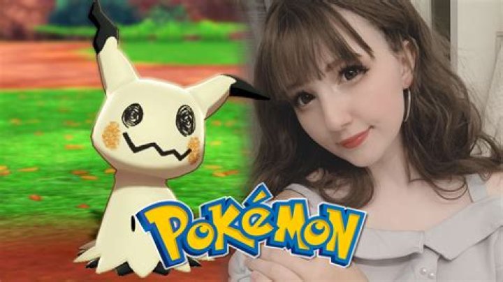 Pokemon cosplayer hides under a disguise as adorable Mimikyu