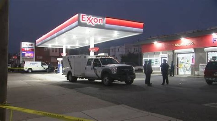 Police investigate attempted robbery at Exxon Mobil