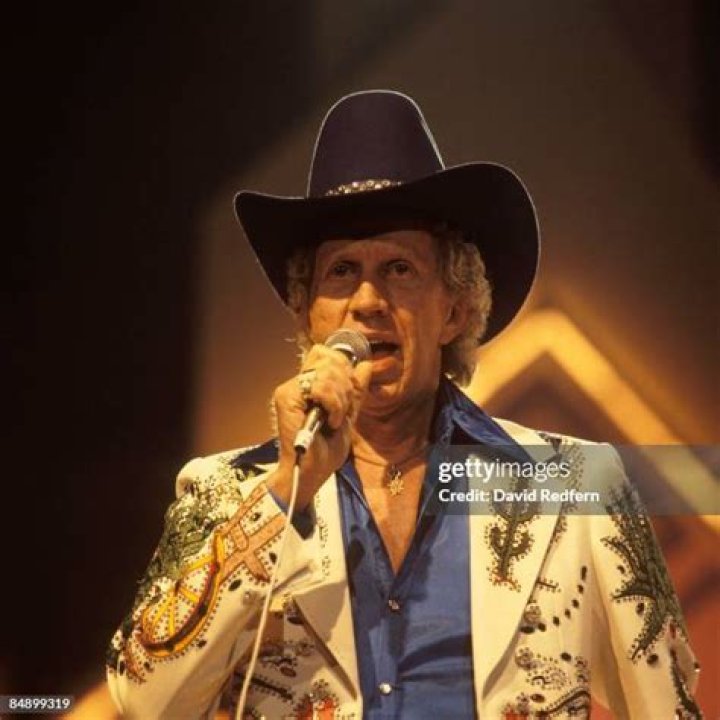 	Porter Wagoner, country singer, 80	