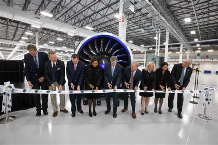 	PRATT & WHITNEY CUTTING 330 WORKERS MORE JOBS TO BE ELIMINATED IN OCTOBER	