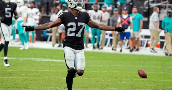 Raiders trade CB Trayvon Mullen to Cardinals for draft pick