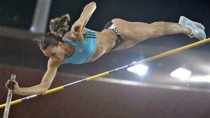 Record Saut A La Perche Femme