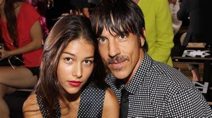 Red Hot Chili Peppers' 19 Year Old Girlfriend: A Deep Dive Into Their Relationship