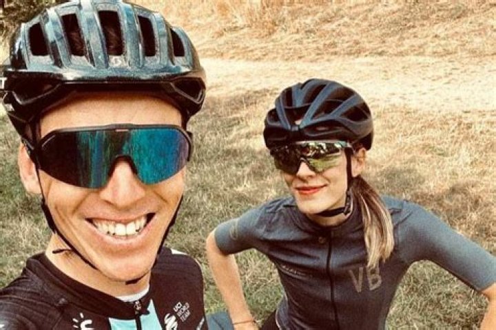 Romain Bardet Et Sa Compagne