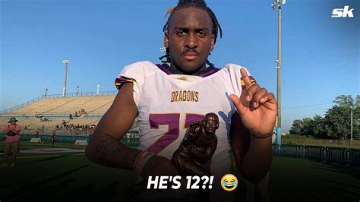 RUNNING BACK JEREMIAH JOHNSON GOES VIRAL “FOR NOT LOOKING 12”