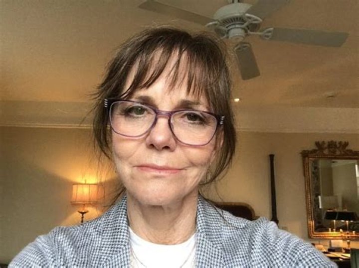 Sally Field: Wiki, Bio, Age, Height, Parents, Husband and Net-Worth: