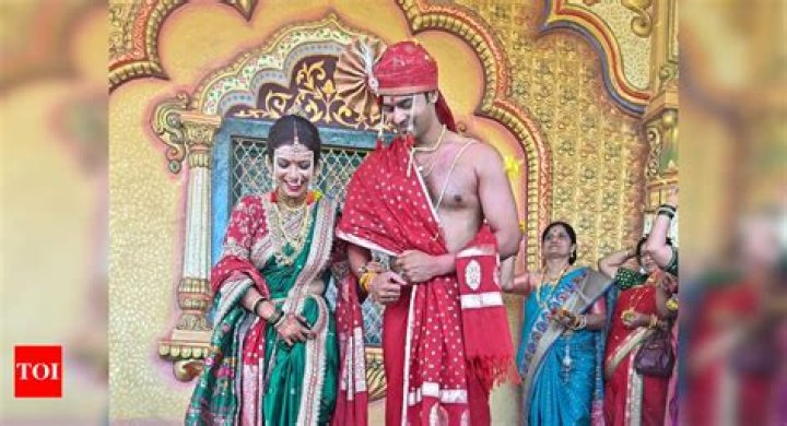 Sanket Pathak Age, Wife, Biography, Wiki