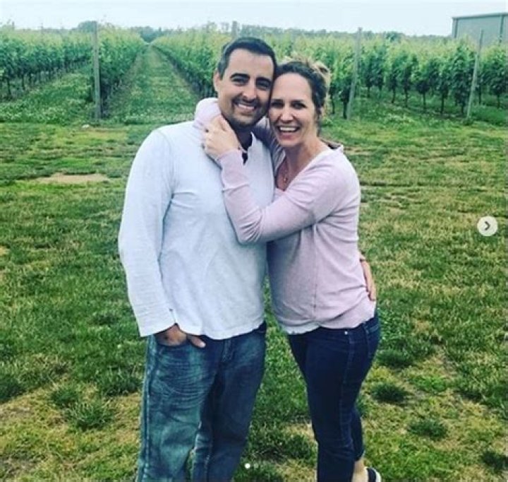 Sarah Jindra Bio, Age, Height, Husband, Salary, Net Worth WGN